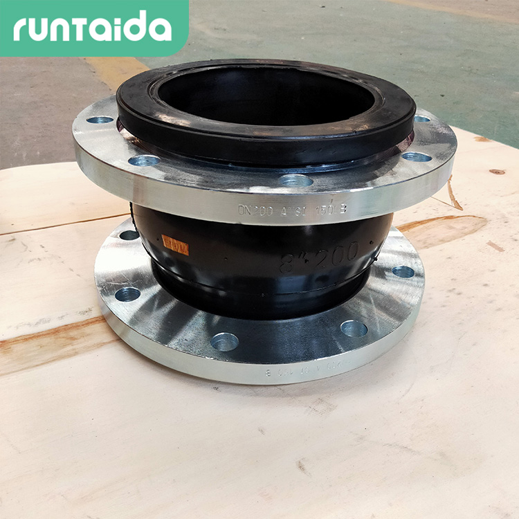 潤泰達（dá）-DN150單球體橡膠柔性接頭（tóu） 可曲撓（náo）橡膠膨脹接頭